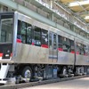 横浜シーサイドラインは4月4日に車両基地イベントを開催する。写真は2000形電車の特別塗装車。