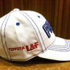 「TOYOTA L＆F」のロゴ入りキャップ
