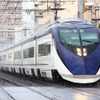 雨のなかを走る東京圏の電車たち