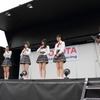 岡山国際サーキットに登場したAKB48Team8のメンバー