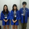 訪日客の案内を行う外国人留学生。8月1日から西武新宿駅に配置される。