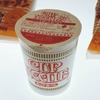 日清食品が1971年に発売したカップヌードル。現在でもイメージがほとんど変わっていない（50年の冒険者たち）