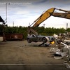 密輸車両には容赦なし、メルセデス SLS AMG が無残に解体［動画］