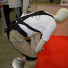 モリタホールディングスが共同開発した腰部サポートウェア「ラクニエ」