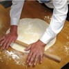 アウトドアクッキングの手打ちうどん作り