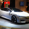 世界初公開となるホンダ外部給電器「Power Exporter 9000」と新型FCVコンセプトカー「Honda FCV CONCEPT」（CEATEC JAPAN 2015／幕張メッセ／10月7～10日）