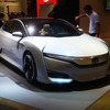 世界初公開となるホンダ外部給電器「Power Exporter 9000」と新型FCVコンセプトカー「Honda FCV CONCEPT」（CEATEC JAPAN 2015／幕張メッセ／10月7～10日）