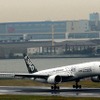 【A350 XWB／デモフライト】　11月20日、関係者を対象とした体験フライトを終えて羽田空港A滑走路（34L）の着陸したエアバスA350XWB。