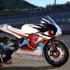 2015マン島TTレース TT Zero Challengeクラス優勝車、TEAM 無限の神電 四(SHINDEN YON）。