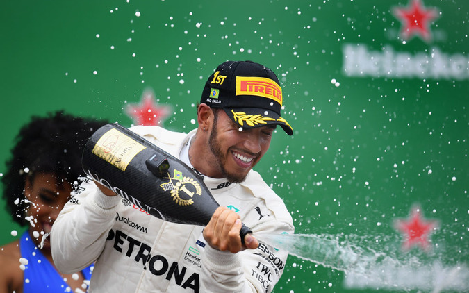 【F1 ブラジルGP】2連勝目前にフェルスタッペンが接触、ハミルトンが今季10勝目 画像