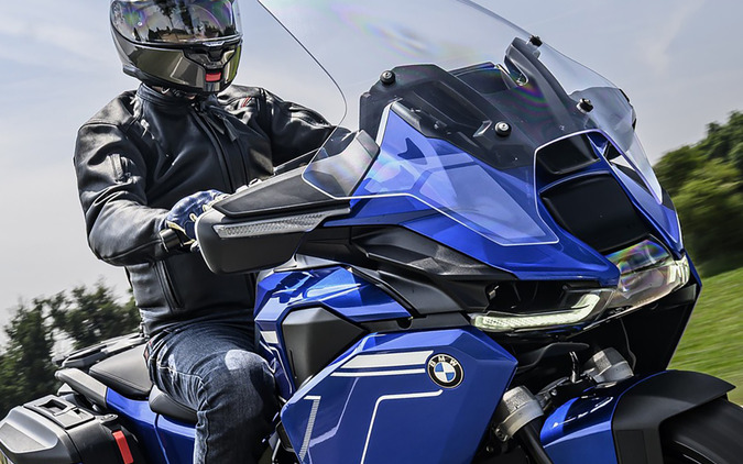 【BMW R1300RT 試乗】200km/hクルーズの快適さは、もはや飛行機レベル…佐川健太郎 画像