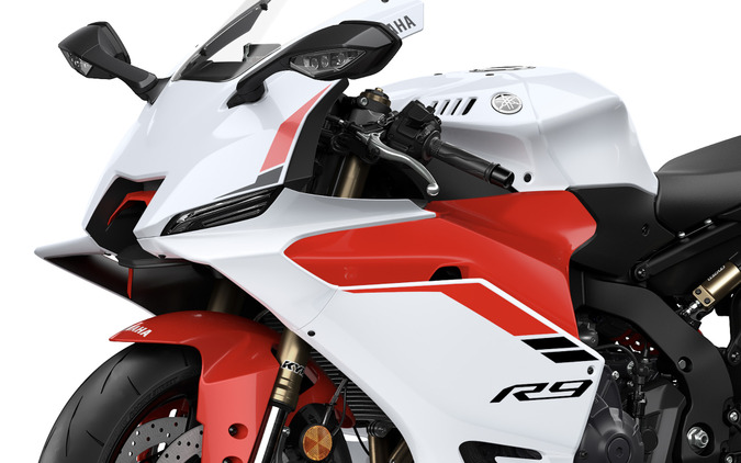 待望の新型ヤマハ『YZF-R9』日本発売! 軽量フレーム&3気筒エンジンで「速く、親しみやすいスーパースポーツ」149.6万円 画像
