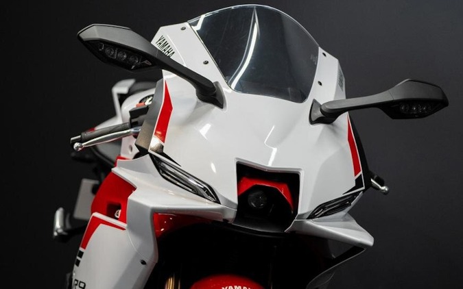 ヤマハの新型スーパースポーツ『YZF-R9』が発売前に完売!? 人気の理由は「コスパ」にあり 画像