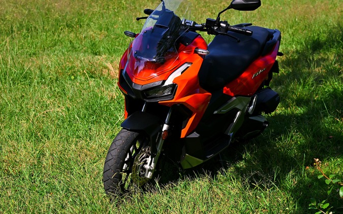 【ホンダ ADV160 試乗】彩りとわくわく感あふれる「アドベンチャー」スクーター…伊丹孝裕 画像