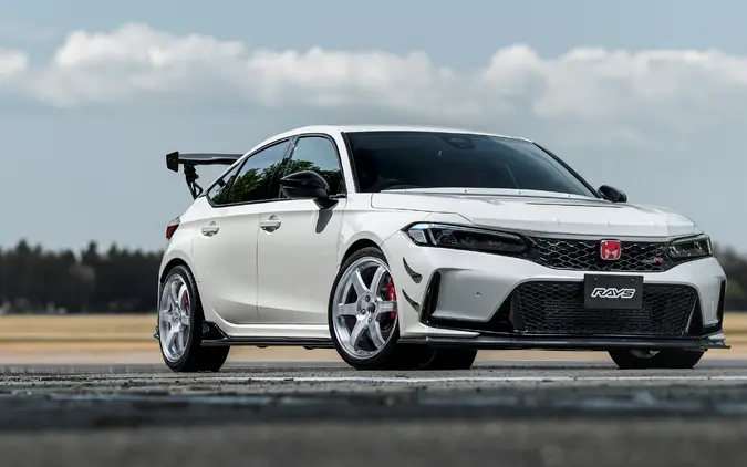 バフ×ブラッシュドの新世界！ RAYS VOLK RACING『TE37 SAGA S-plus A.S.T.』の美しすぎるフィニッシュに注目 画像