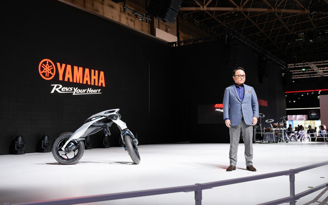 「私たちは感動創造企業」ヤマハ社長がアピールする「技術と感性」結集した自立する2輪と、“曲がる3輪”…ジャパンモビリティショー2025 画像