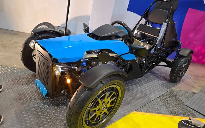 原付スポーツカーを受注生産！日本一周4万6000km走破の実力、ICOMAが提案する「おもちゃ箱」のようなモビリティ…ジャパンモビリティーショー2025 画像
