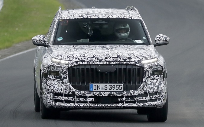 伝説の超高級「ホルヒ」復活か？ 噂のアウディ『Q9』を初スクープ！ 画像