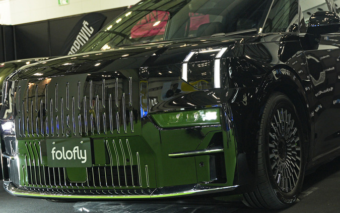 『アルファード』への刺客が中国から上陸!? 高級ミニバン『ZEEKR 009』日本での販売に意欲…ジャパンモビリティショー2025 画像