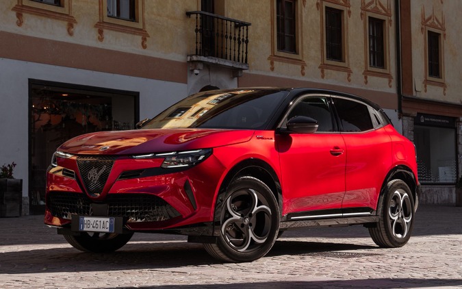 アルファロメオ『ジュニア』、「スポルト スペチアーレ」登場…欧州2026年型に 画像