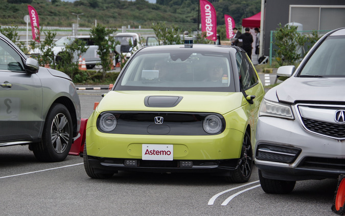 自動運転とは違う「自操支援技術」とは？ 理想の「すれ違い」と「駐車」を実現するアステモの“地味スゴ”技術 画像