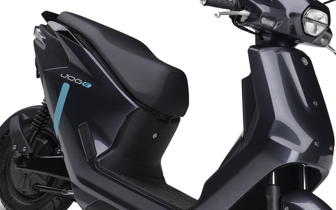 ヤマハの原付「ジョグ」が新型電動スクーターに変身！ ホンダの交換式バッテリー採用、本体のみ販売で15万9500円 画像