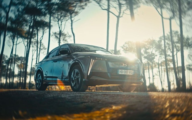 DSの新型EVセダン『N°8』、充電なしで750km走破…理論上の航続は800km超 画像