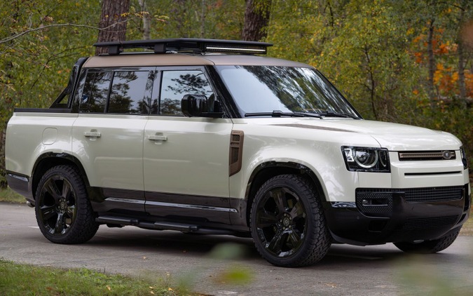 SUV『ディフェンダー』、世界初のピックアップトラックにカスタム…英アーバン 画像