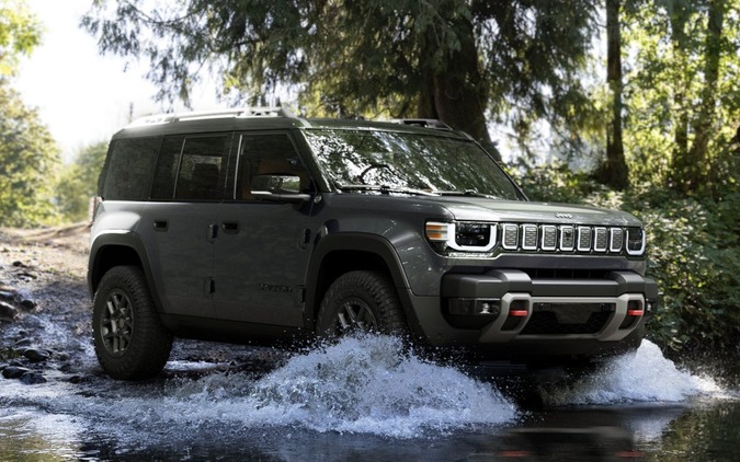 ジープ、新型電動SUV『リーコン』発表…650馬力モーターで伝統の4×4性能を実現 画像