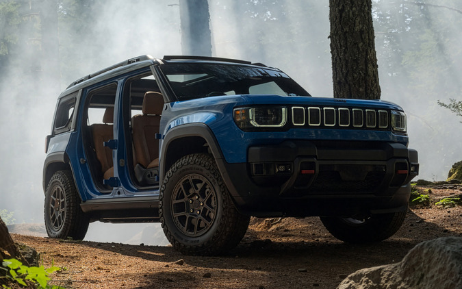 ジープの“四角い”新型電動SUVに熱視線！ 注目のオフロード性能に「ドア外せるのガチ」「ちゃんとジープらしい」の声も 画像