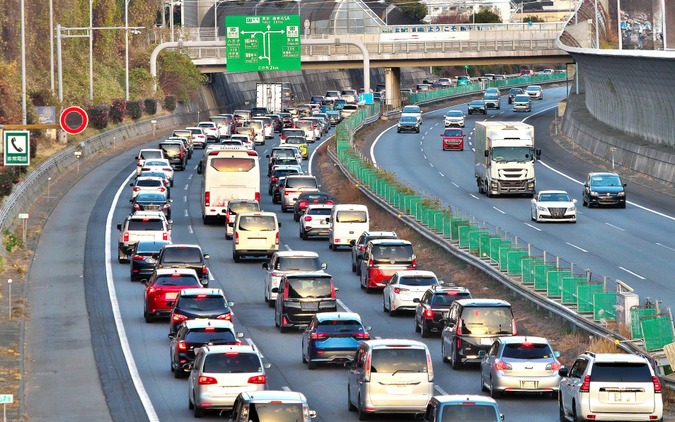年末年始の高速道路渋滞予測、上下線とも1月2-3日に集中［新聞ウォッチ］ 画像