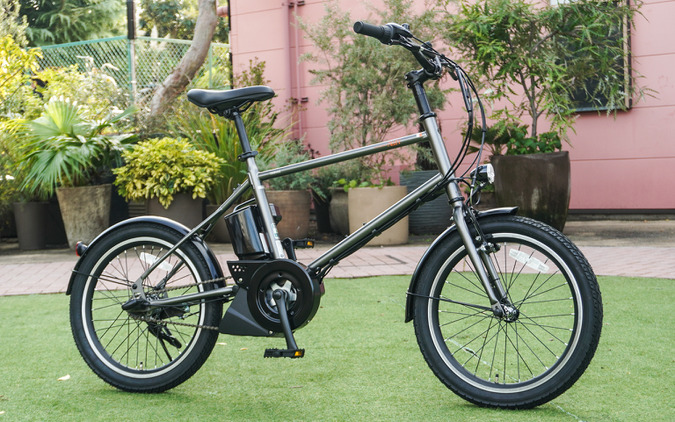 BMX風デザインに注目！ ヤマハの新型“小径”電動アシスト自転車に「かなりイカしたフォルム」「ミニモト感は好み」とSNSで反響 画像