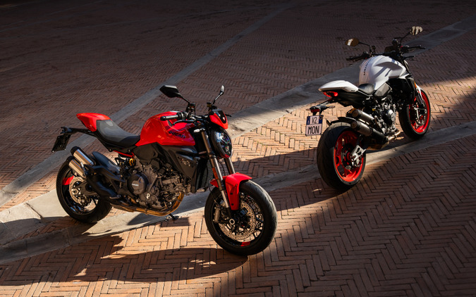 史上最軽量の175kg！ 新V2エンジン搭載のドゥカティ『モンスター』発表、日本発売は2026年4月に 画像