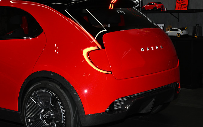 ベリーサの再来か、次期マツダ2か？ マツダ『X-COMPACT』の正式発表を待ち望む声続々 画像