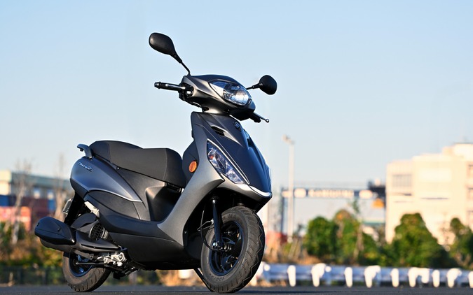 【ヤマハ アクシスZ 試乗】最軽量か、ゆとりか。「シグナス」と「ジョグ」の間で光る「王道コミューター」の姿…伊丹孝裕 画像