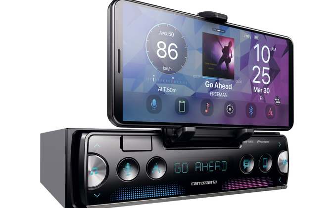 最新機種の“魅力”を解剖！ カロッツェリアの「モニターレス機」なら、スマホを便利に使い倒せる！［メインユニット最前線］ 画像