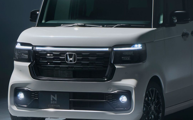 「黒は引き締まって見える」ホンダ『N-BOXカスタム』の特別仕様車に、SNSも注目！ 画像