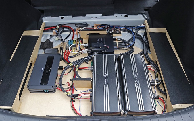 シビック タイプRを“重低音仕様”に！床下3アンプの実力【Pro Shop インストール・レビュー】by サウンドステーション AV Kansai 堺店 前編 画像