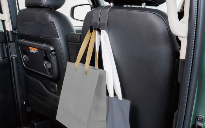 【収納アイテム特集】“かけるところ”を作れたら荷物が散らばらない！…便利なフック［特選カーアクセサリー名鑑］ 画像