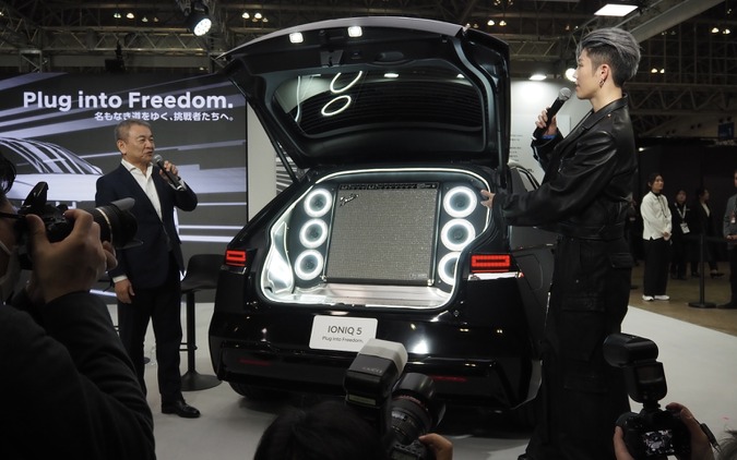 MIYAVI がヒョンデブースに降臨！ 渋滞でセッションできる？…東京オートサロン2026 画像