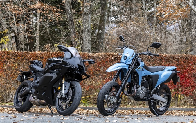 2025年話題となった2台！ スズキ『DR-Z4SM』とヤマハ『YZF-R9』、全く違うのに実は共通する「意外な楽しみ方」とは？ 画像