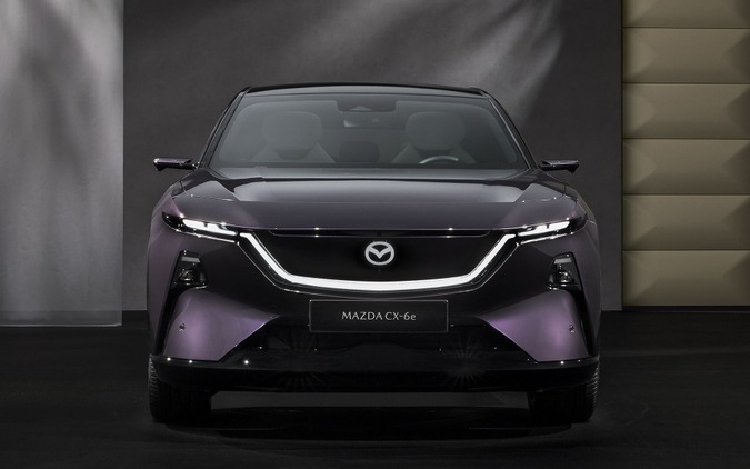 マツダが新型電動SUV『CX-6e』発表、航続484kmで今夏欧州発売…ブリュッセルモーターショー2026 画像