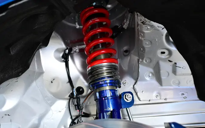 車高を下げる方法は2択！ ダウンサスと車高調の違い～カスタムHOW TO～ 画像