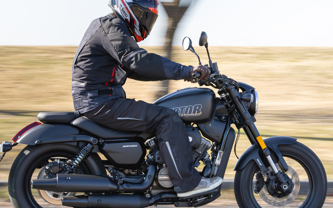 【QJモーター SRV250A 試乗】AT免許＆70万円以下で乗れるVツインクルーザー！ 中国からの刺客は「レブルの牙城」を崩せるか…青木タカオ 画像