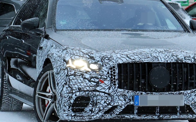 脅威の性能！ メルセデスベンツ Sクラス 新型、発表前の最強AMG「S63」を捕捉 画像