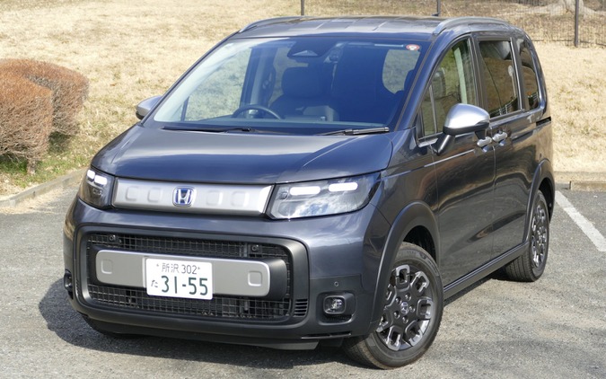 【ホンダ フリードクロスター 新型試乗】目を見張る実燃費、日常で味わえる“クロスター分”の個性もいい…島崎七生人 画像