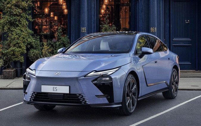 レクサス、新型ESを2026年後半欧州導入へ…EVとハイブリッドを設定 画像