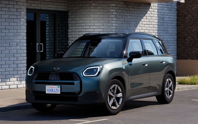 MINIカントリーマン、新グレード「C SELECT」追加…装備厳選で480万円 画像