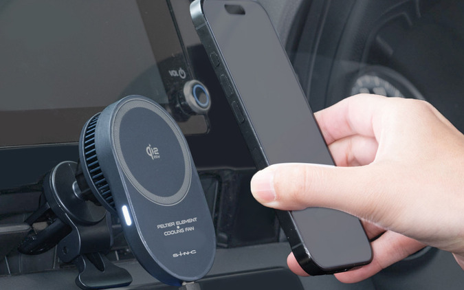「スマホホルダー」は今、高機能マグネットタイプが熱い!?［特選カーアクセサリー名鑑］ 画像
