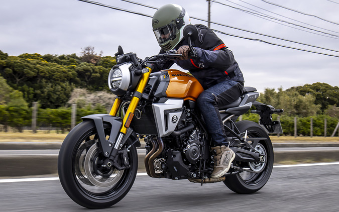 【スズキ GSX-8T 試乗】ただの“昔風”バイクじゃない！ 乗った瞬間にわかる「実力派ネイキッド」…青木タカオ 画像